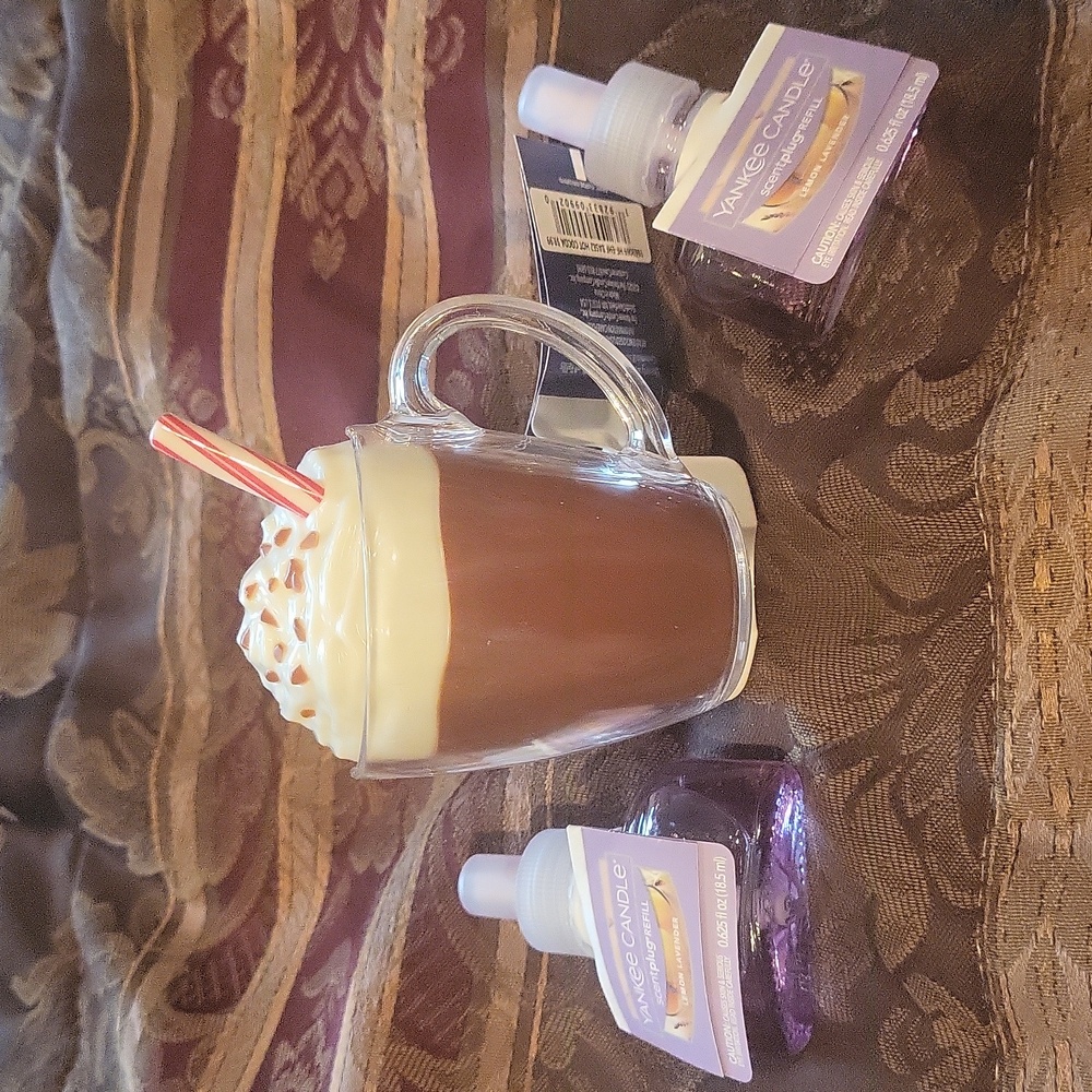 Yankee Candle White and Cream Coffee & Tea Accessories Plug And  Two Scents